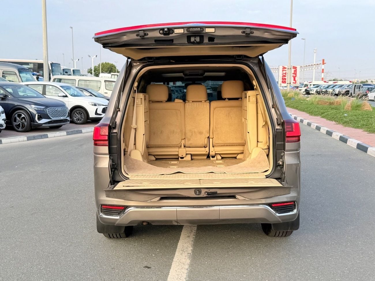 Toyota Land Cruiser GXR+ 4.0L Toyota landcuriser Years GXR 2017 upgrade 2025 full loaded V6 4.0L
