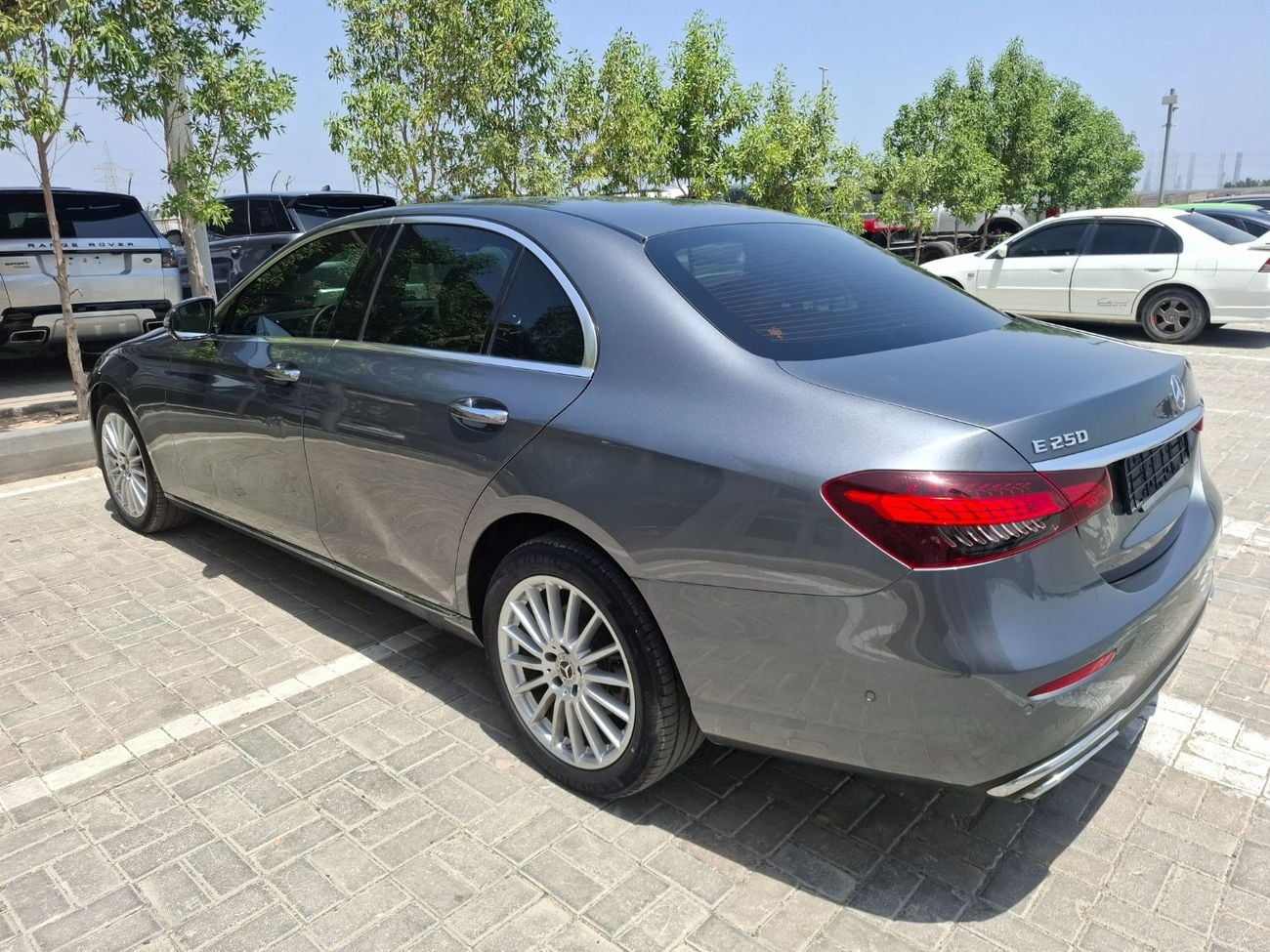 مرسيدس بنز E 250 STD (NON-GCC) مرسيدس بنز 2022