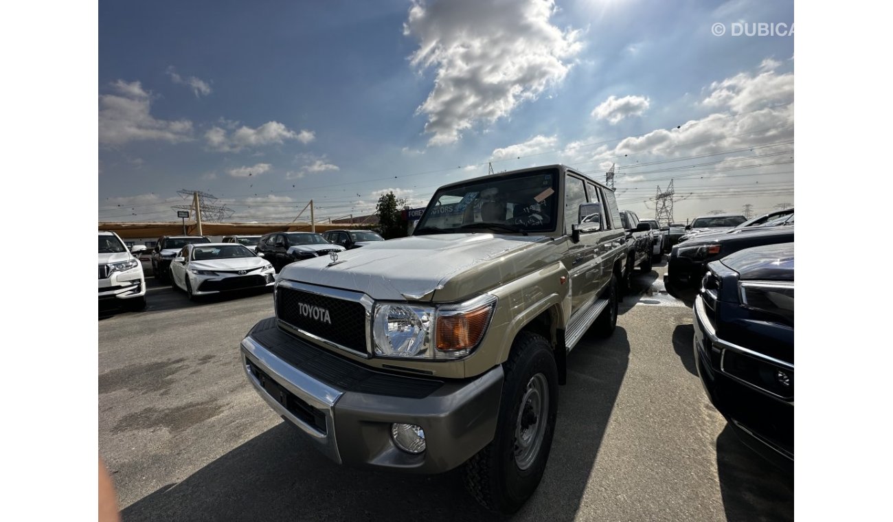 Toyota Land Cruiser Hard Top DLX V6 4.0L Petrol 5 Doors Manual Transmission