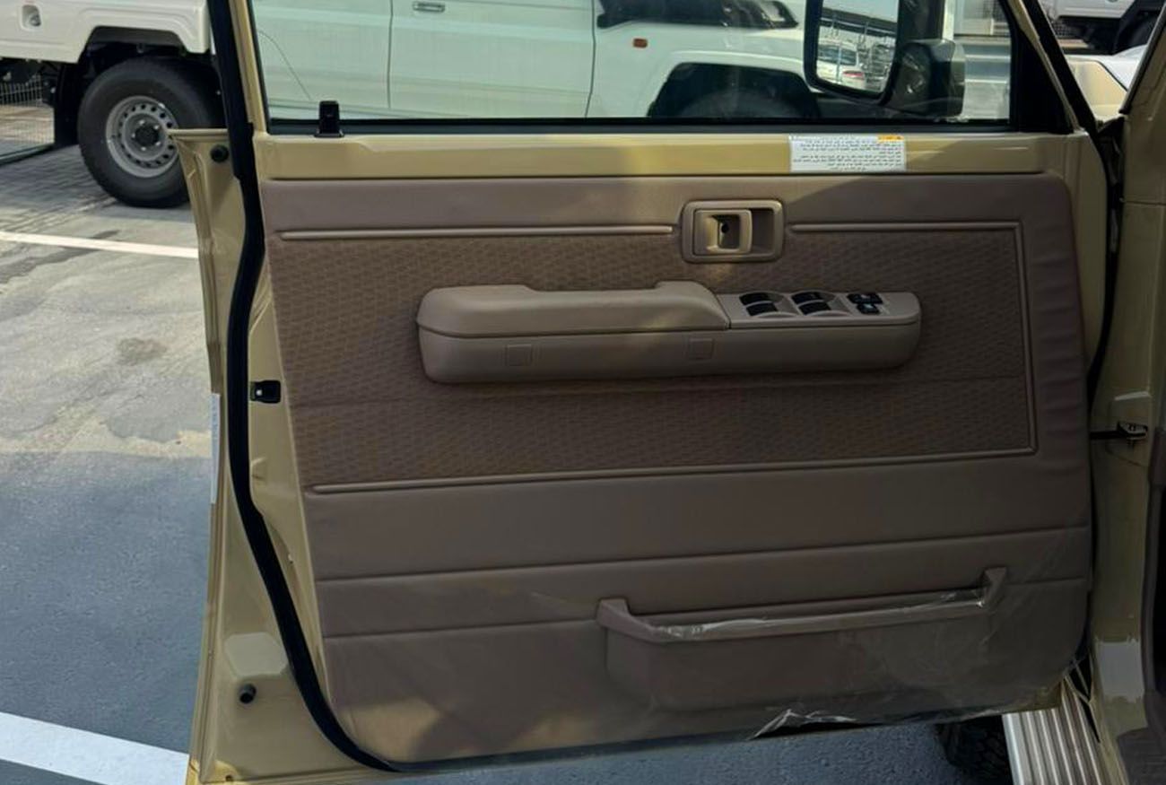 تويوتا لاند كروزر 70 LC79 LX
