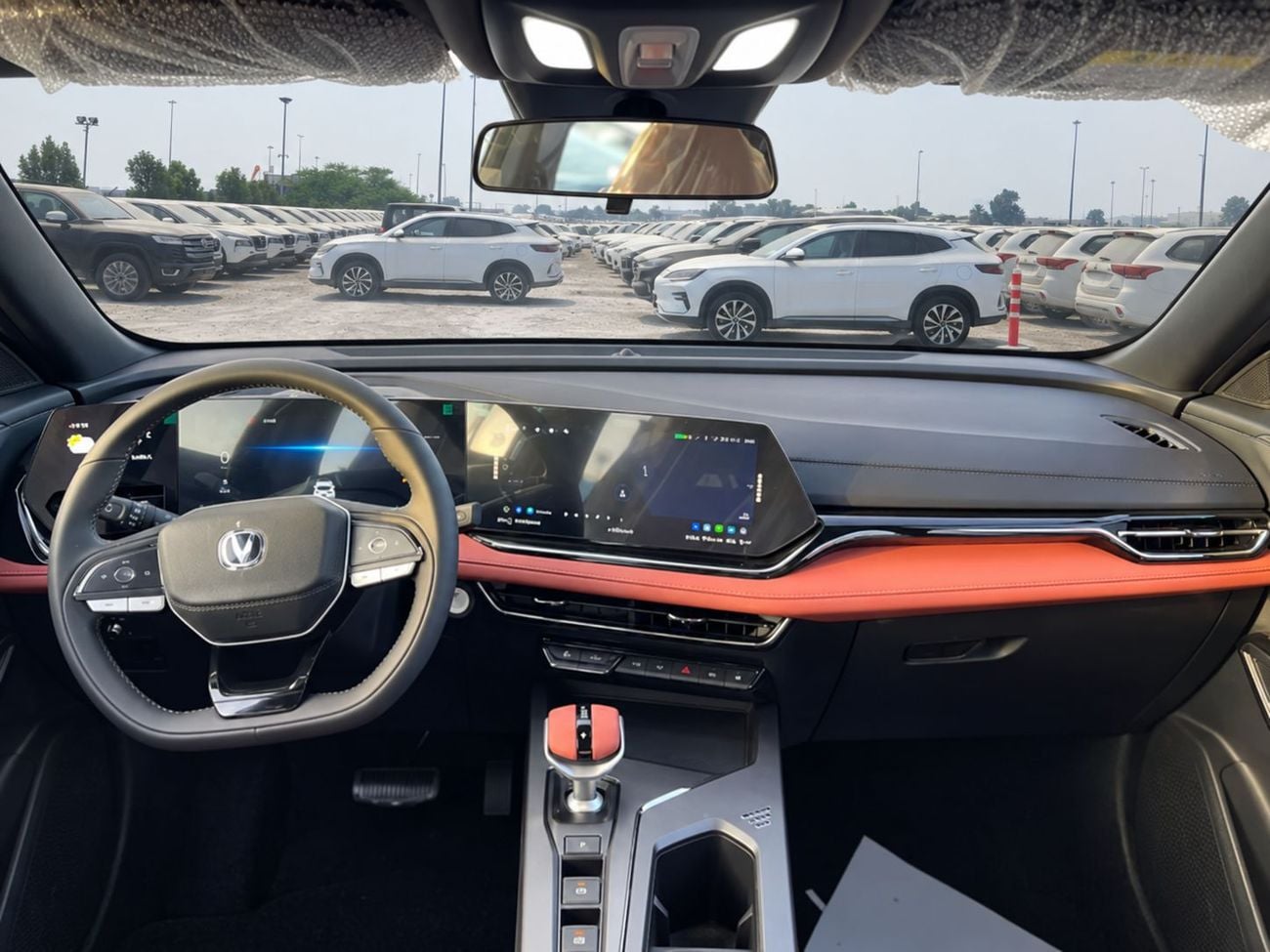 تشنجان x5 بلس ECTB - 11. شانجان X5 بلس - 1.5 لتر بنزين أوتوماتيكي تيربو - أبيض مع أسود