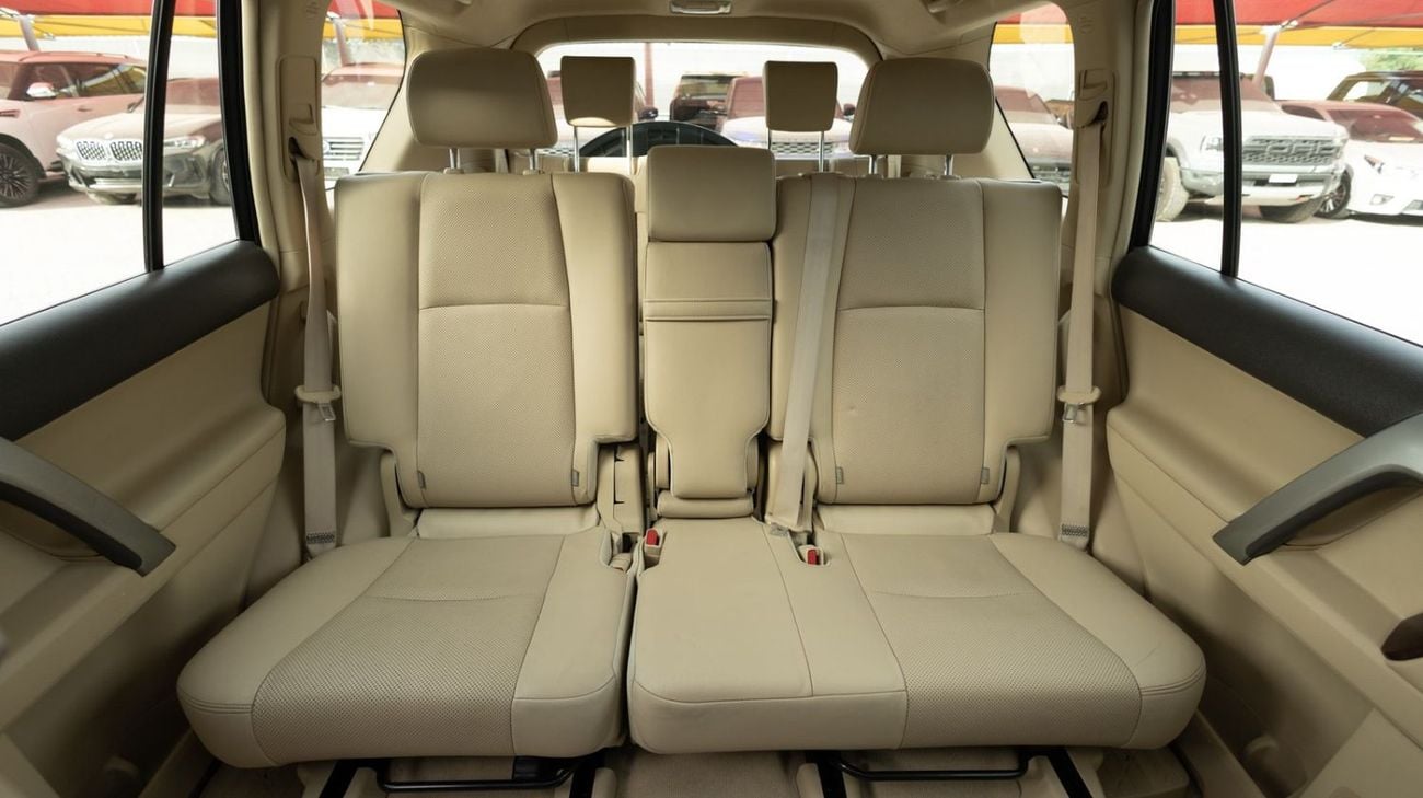 Toyota Prado VXR 4.0L 4WD Toyota Land Cruiser Prado 2017 GCC specs for 1,704.00 AED monthly