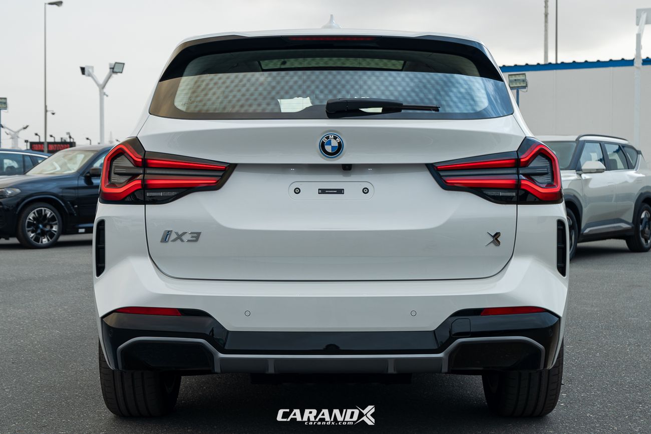 بي أم دبليو iX3 BMW iX3 Leading 2024