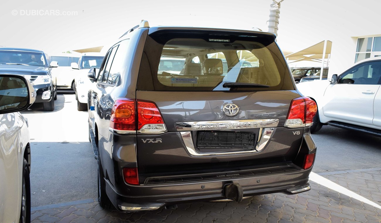 Toyota Land Cruiser VXR V8