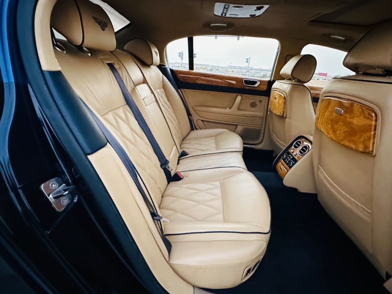 Bentley Continental Flying Spur MODEL 2010 GCC CAR PERFECT CONDITION INSIDE AND OUTSIDE FULL OPTION