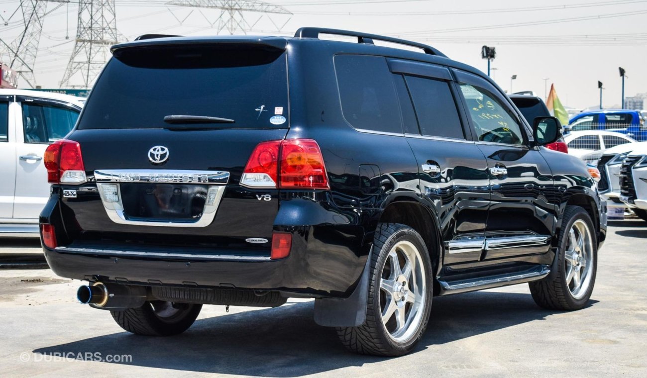 Toyota Land Cruiser ZX V8