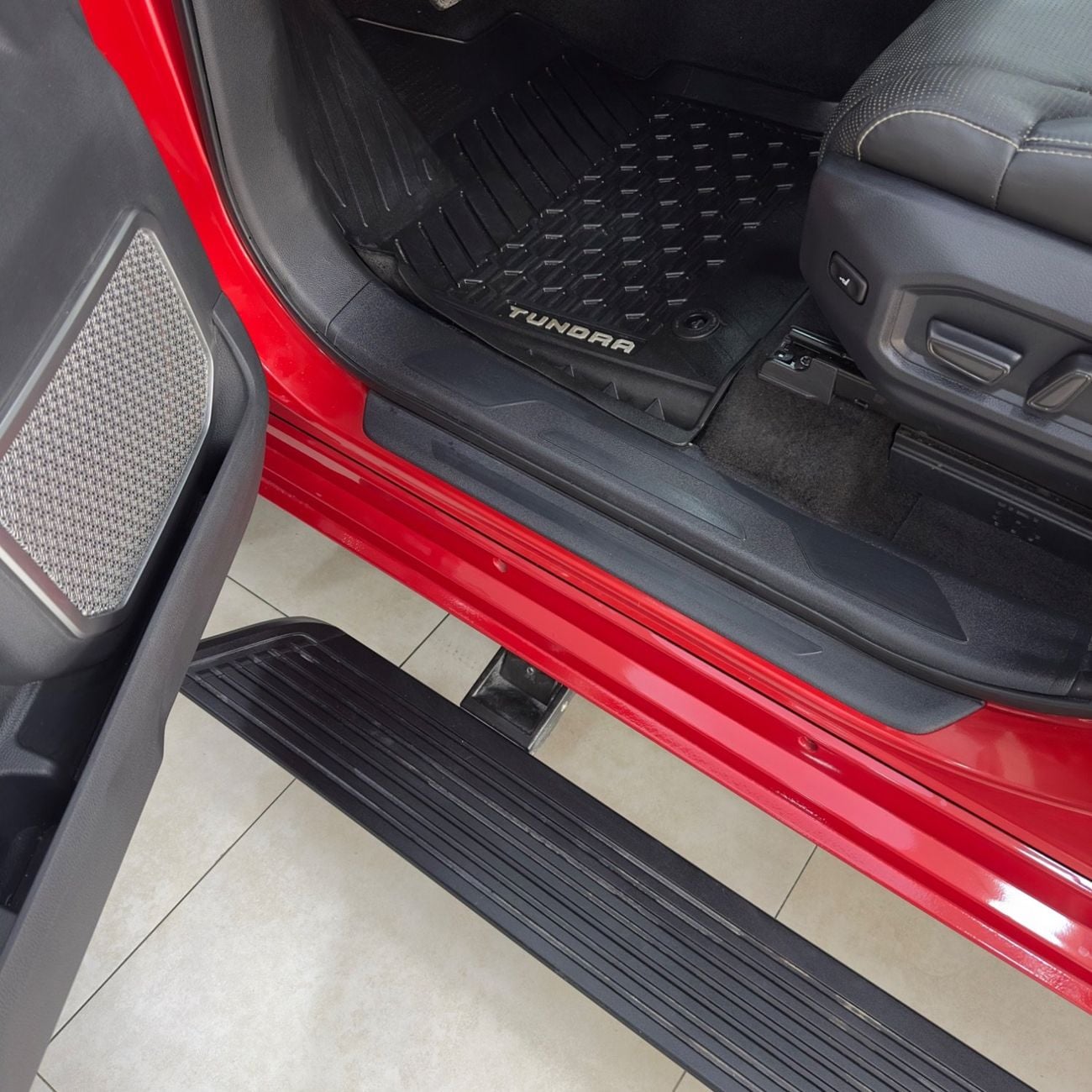 Toyota Tundra CREWMAX CAPSTONE (NON GCC)