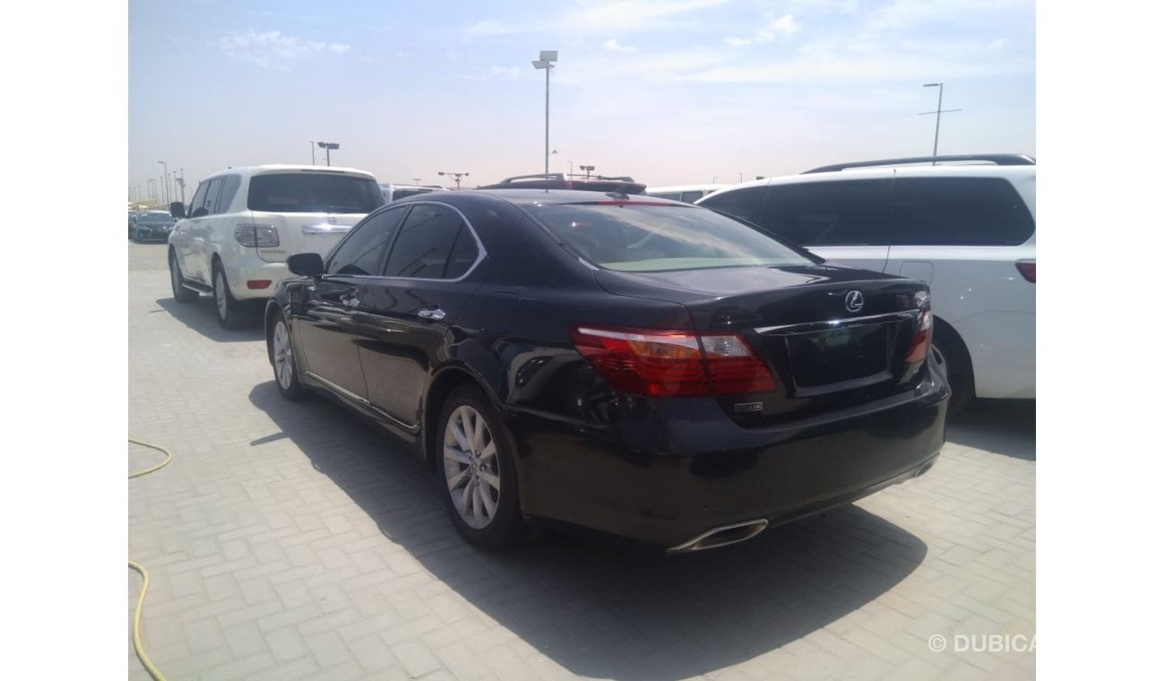 لكزس LS 460 لكزس 460 موديل 2011 بحالة ممتازة وارد أمريكي