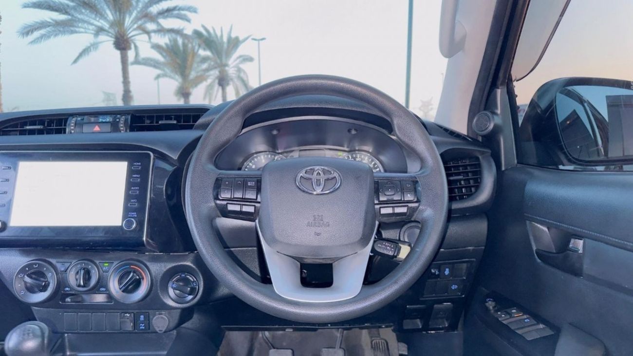Toyota Hilux DOUBLE CABIN | PREMIUM BULL BAR WITH LED FOCUSED LIGHTS | 2.8L DIESEL | RHD | 2022
