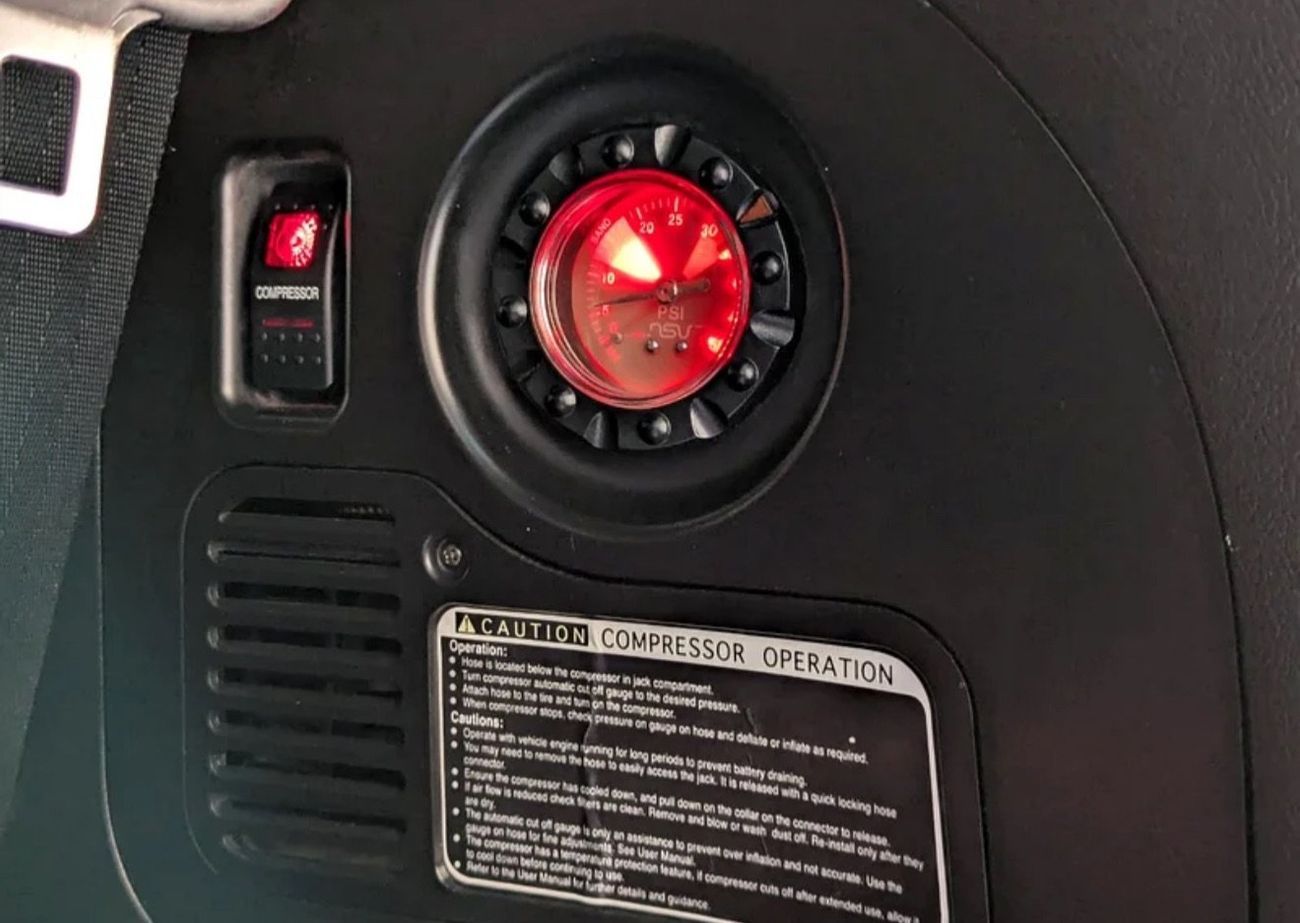 Toyota Land Cruiser 2015 FACELIFTED 2025 WITH INTERIOR AND EXTERIOR V8 FULL OPTION IN EXCELLENT CONDITION