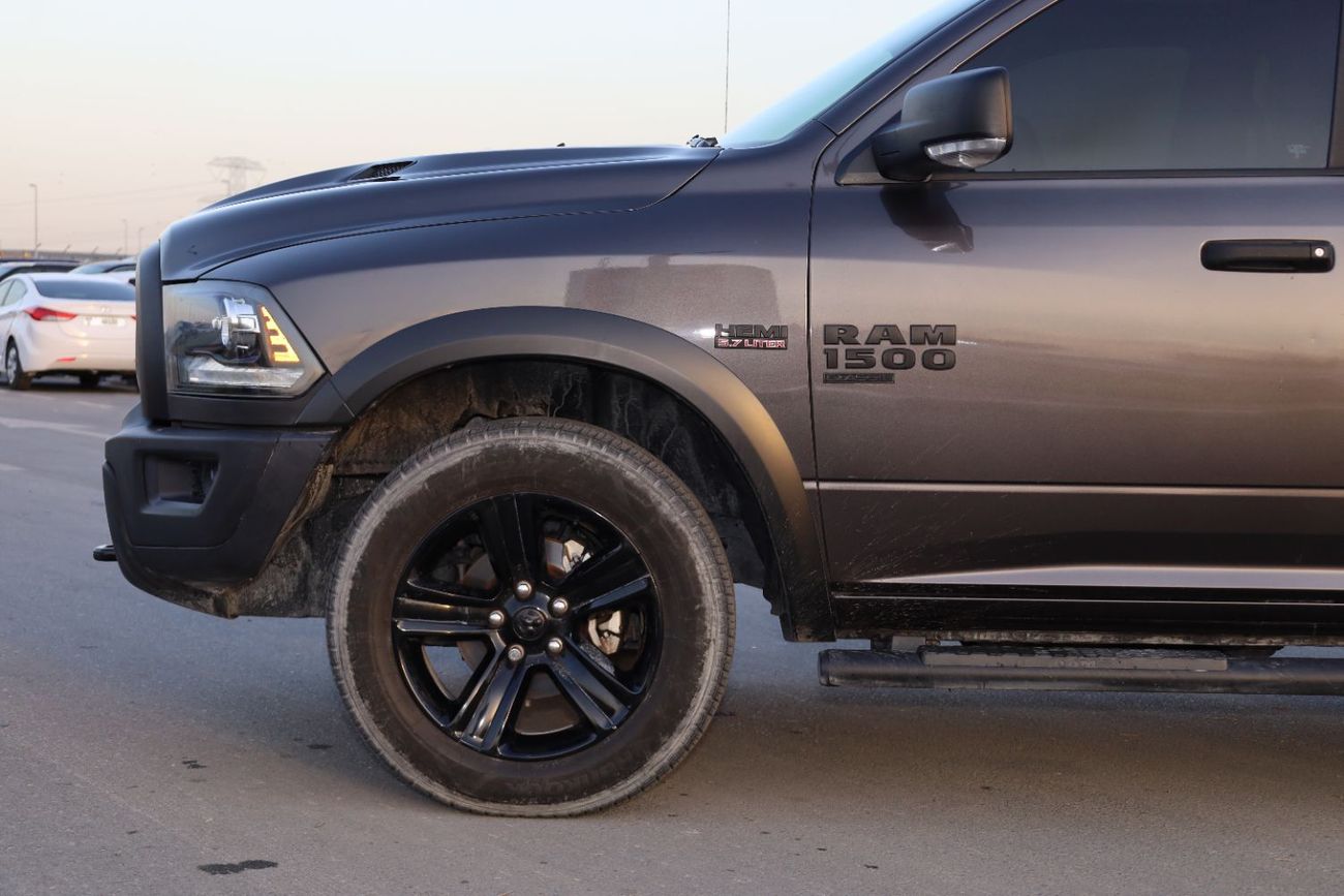 RAM 1500 Classic 5.7L Crew Cab Utility (5 Seater)