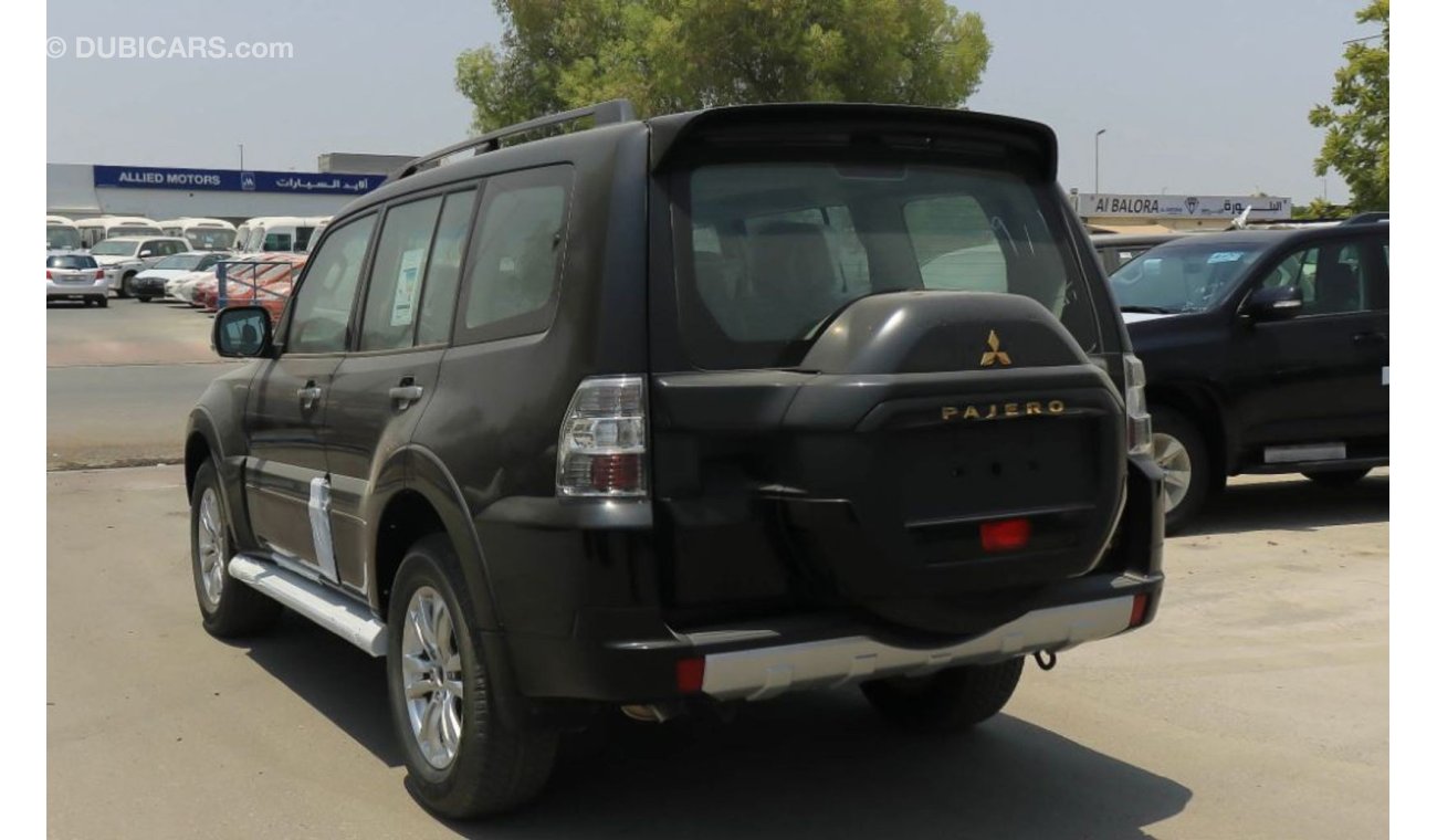 ميتسوبيشي باجيرو 3.8L Petrol A/T Mid Option