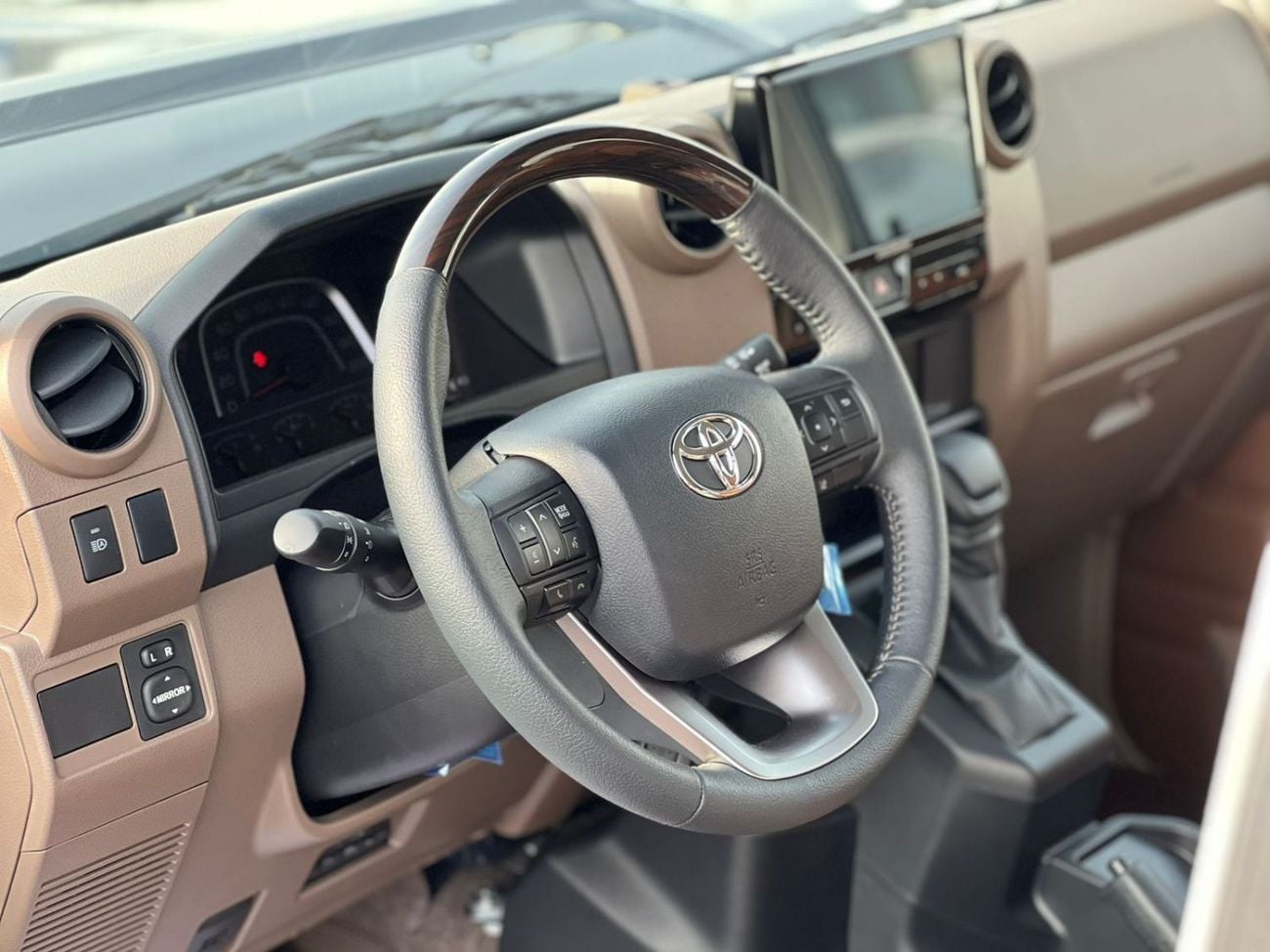 تويوتا لاند كروزر 70 Toyota Land Cruiser LC 76 4.0 2025