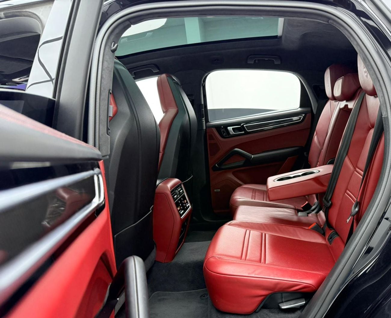 Porsche Cayenne GTS 2021 Porsche Cayenne GTS, Warranty, Porsche Full Service History, Full PPF, GCC Specs