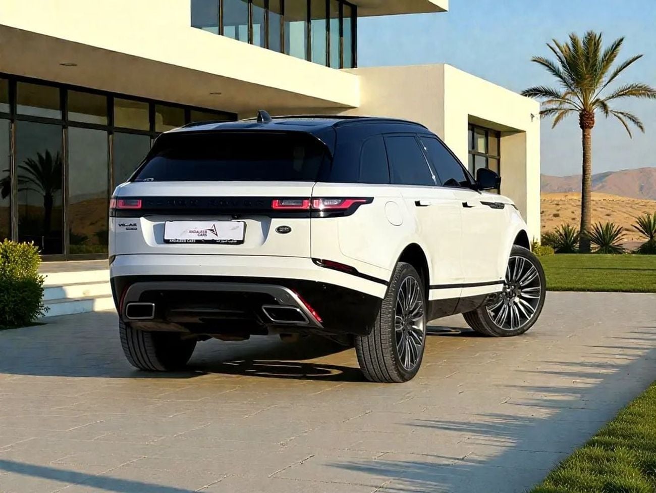 Land Rover Range Rover Velar SR P300 R-Dynamic HSE 2.0L RANGE ROVER VELAR P300 HSE R-DYNAMIC 3.0L TURBO A/T | 2021 | GCC SPECS |