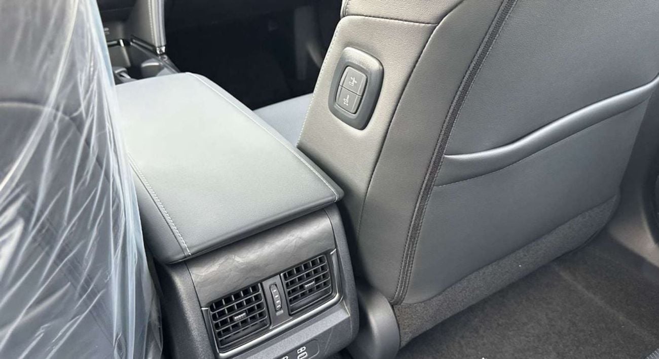 Toyota Camry XLE HEV Luxury 2.0L Chinese Version Automatic High Specs