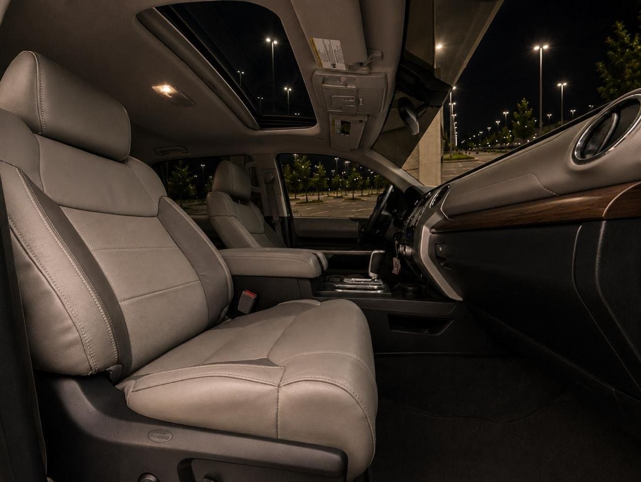 تويوتا تاندرا Toyota Tundra model 2019 fuel petrol cylinder 8 transmission automatic gear