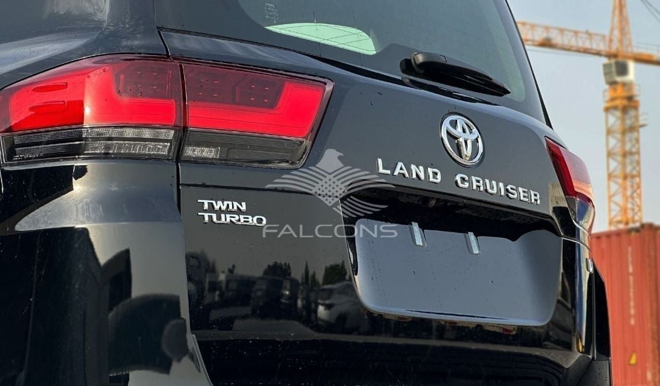 تويوتا لاند كروزر VX Toyota/LC300 3.5L/VJA4E VX+ V6 Petrol AT