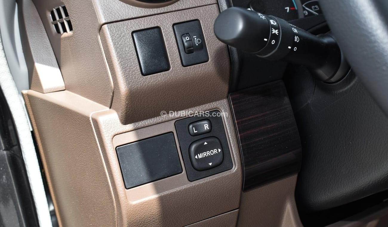 Toyota Land Cruiser Pick Up 4.0L V6 Petrol