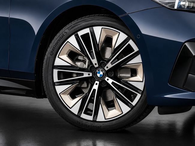 BMW 5 Series M SPORT, миниатюра 28