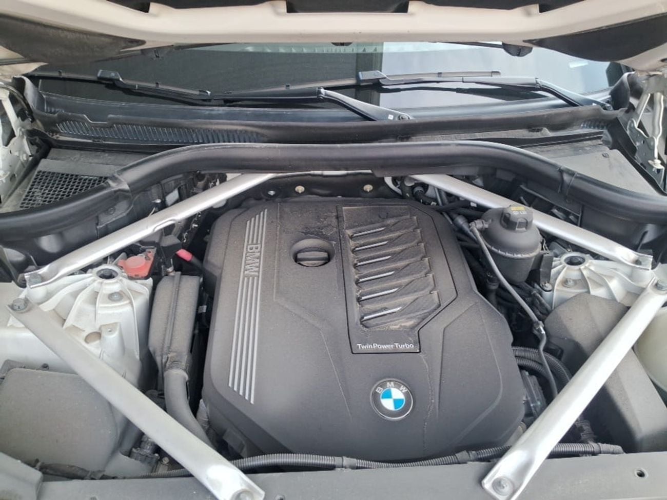 بي أم دبليو X5 XDRIVE40i M SPORT كارس24 هي سوق ضخم للسيارات المستعملة موثوق ومضمون ٪كارس24 هي سوق ضخم للسيارات المستعملة موثوق ومضمون