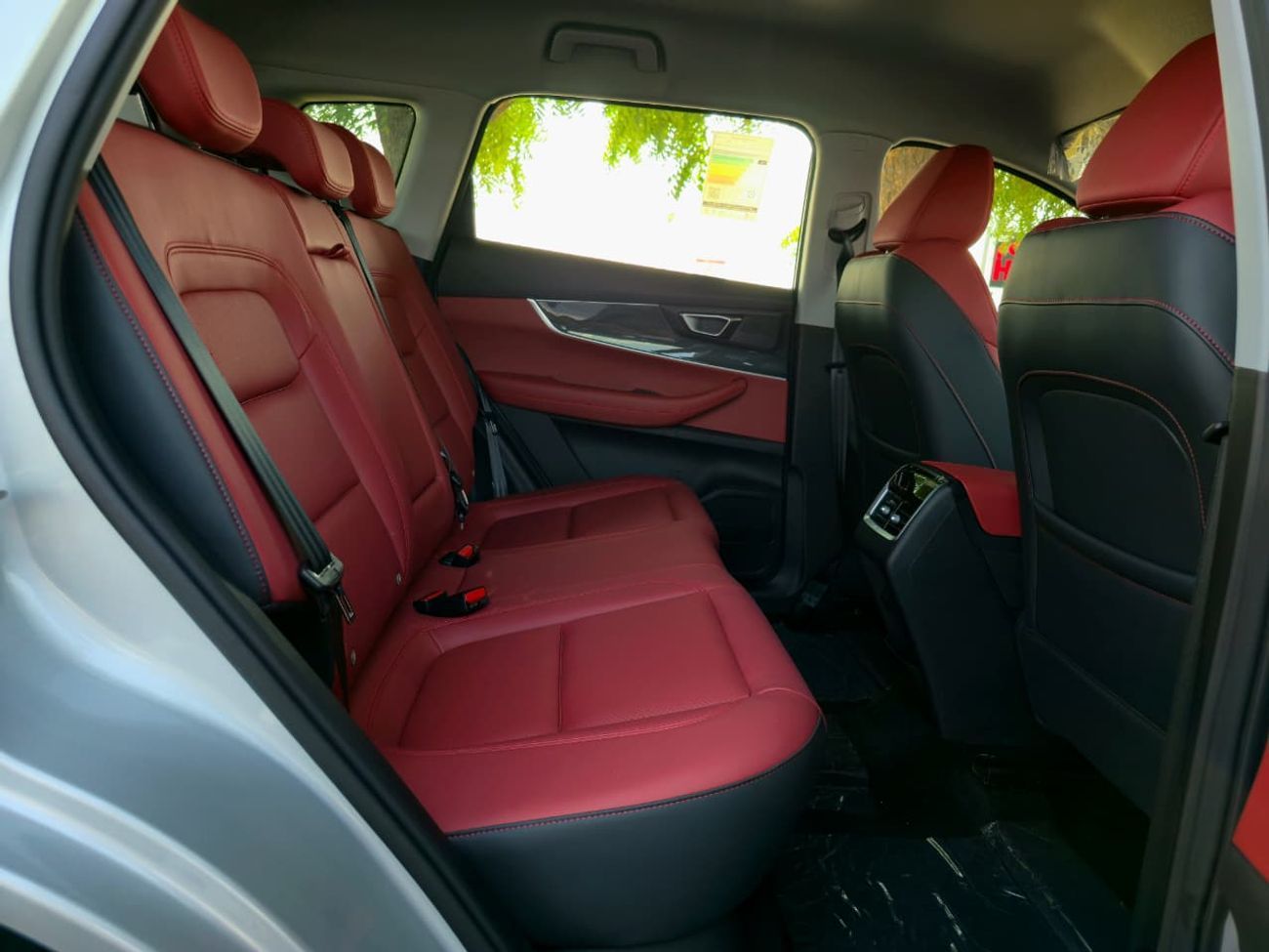 شيري تيجو 7 برو ماكس CHERY TIGO 7 - PRO MAX - COMFORT - 2025 MODEL - SILVER INSIDE RED - GCC