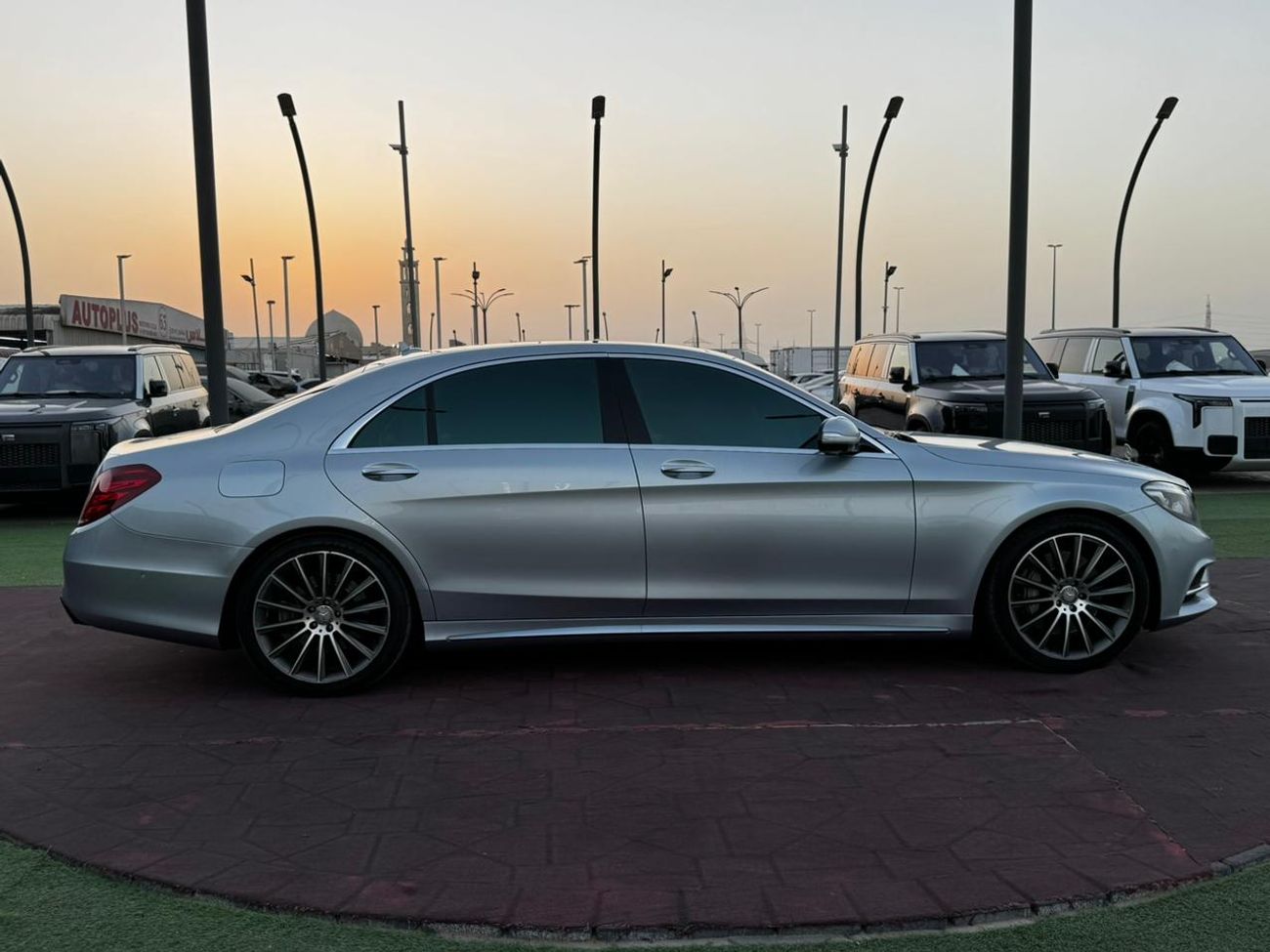 Mercedes-Benz S 500 Std 4.7L