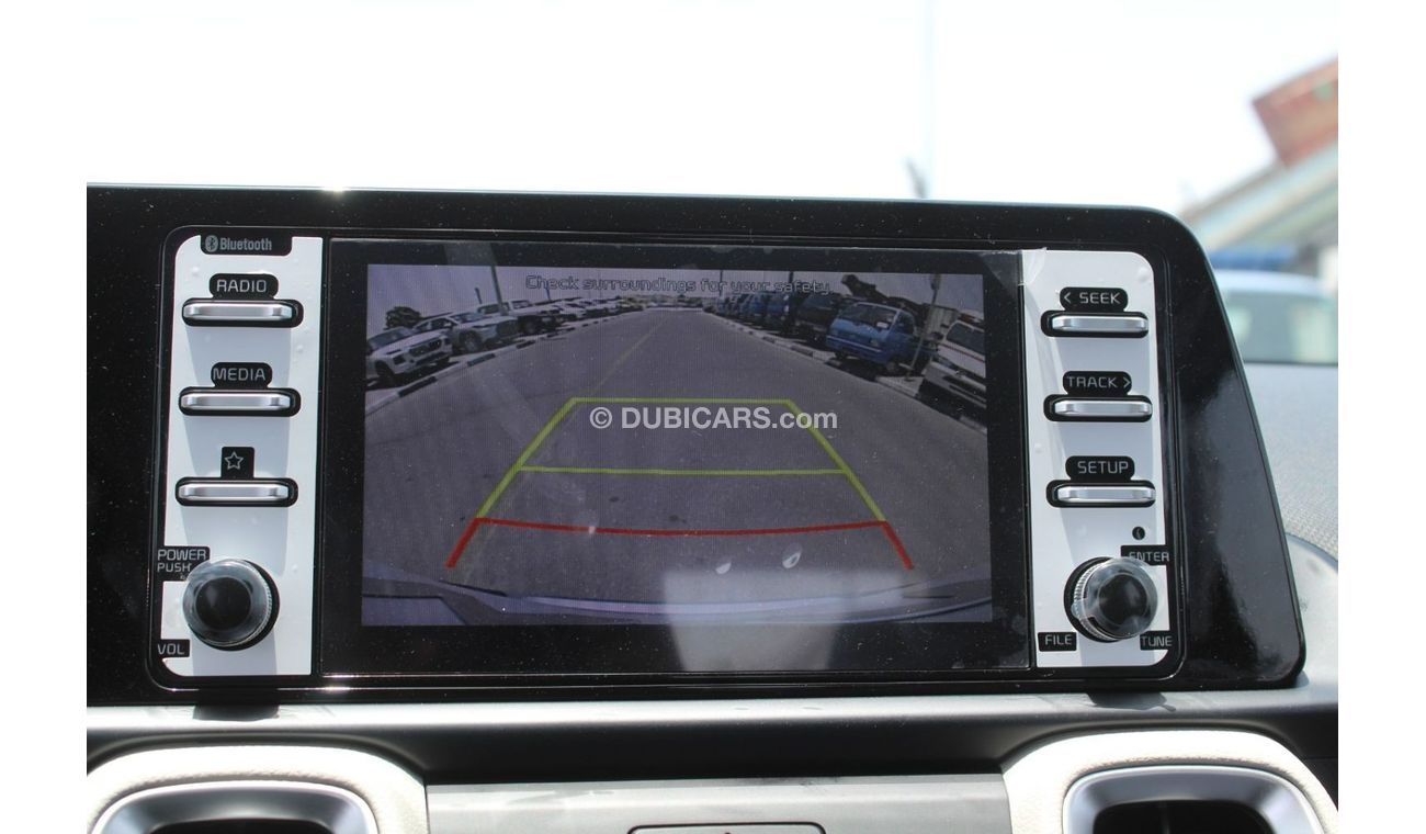 Kia Sonet 1.5L Petrol, Alloy Rims, DVD, Rear Camera, Rear Parking Sensor