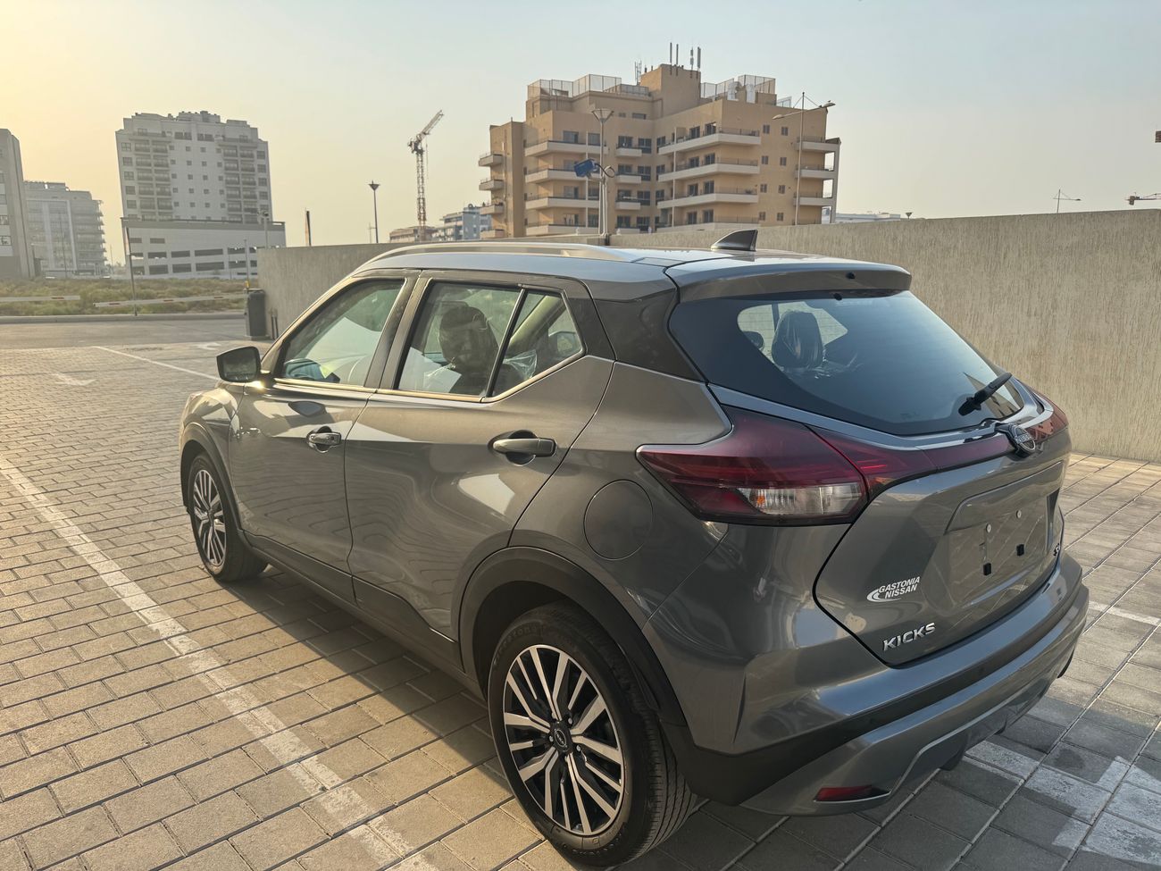 نيسان كيكس