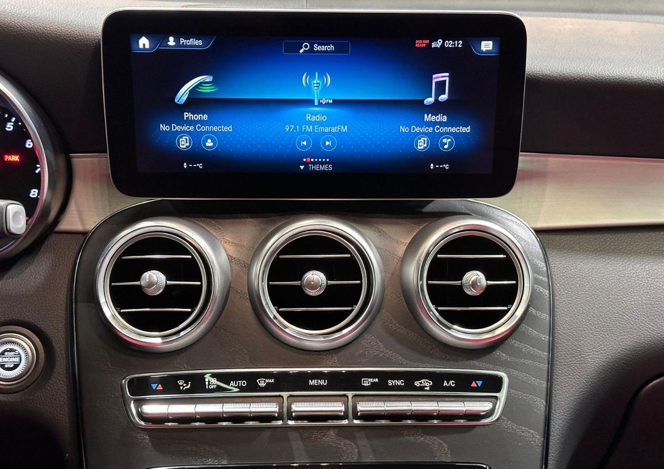 مرسيدس بنز GLC 300 4MATIC 2.0L