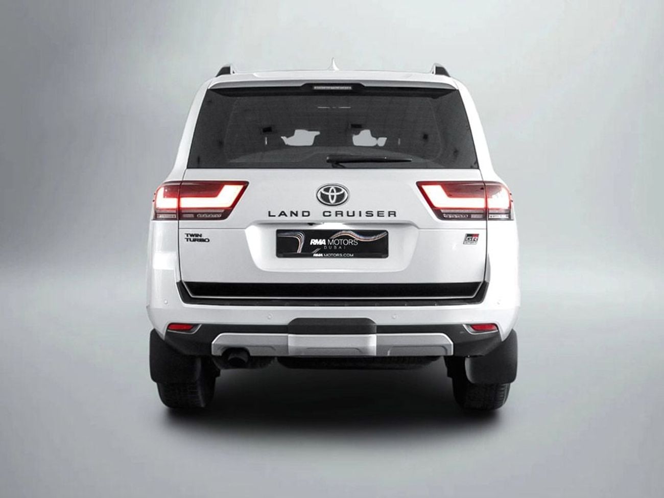 تويوتا لاند كروزر GR Sport