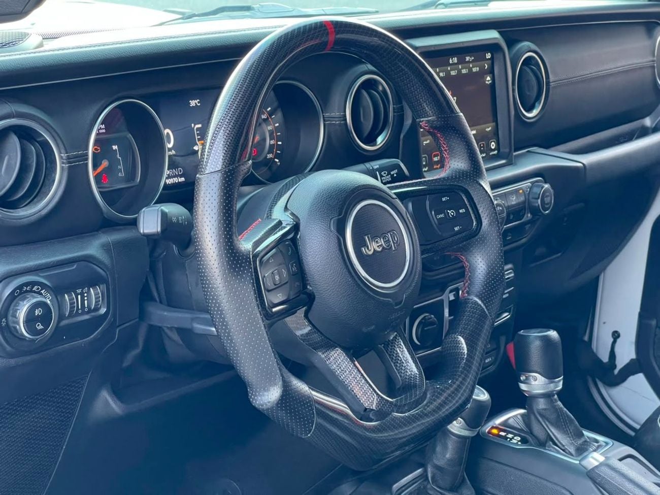 Jeep Wrangler Unlimited SAHARA / V6 3.6L / GCC / 2.5” FOX SUSPENSION / REMOTE START / BLIND SPOT / X-POWER WINCH