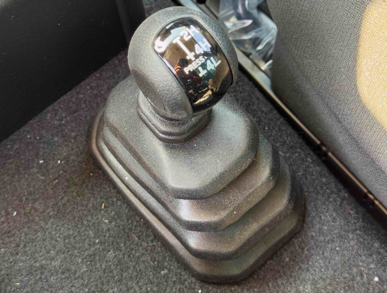 Suzuki Jimny GLX 5 DOOR / ALL GRIP OF ROAD / 1.5L V4 / A/T /  9" DISPLAY / 4X4 (CODE # 69012)