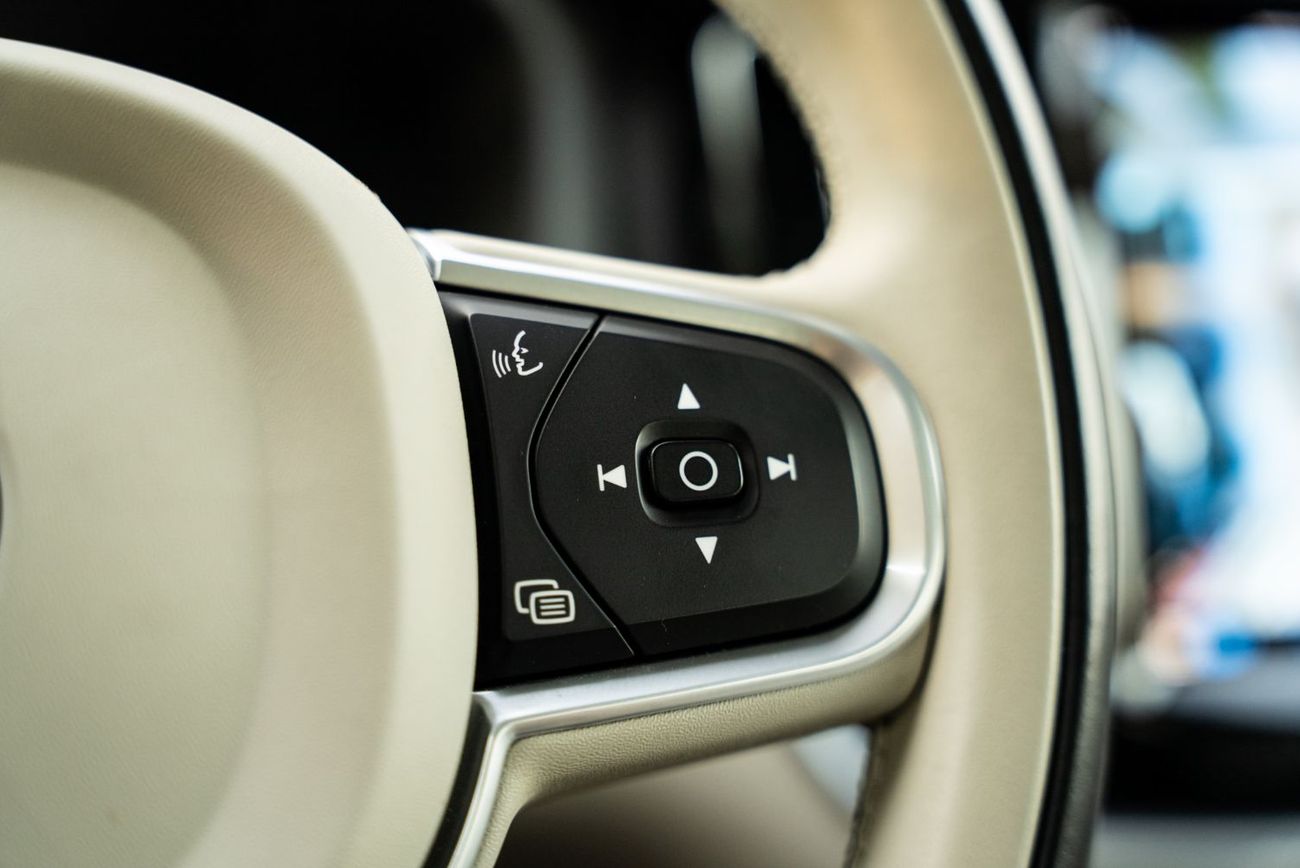 Volvo XC60 B5 Momentum 2.0L