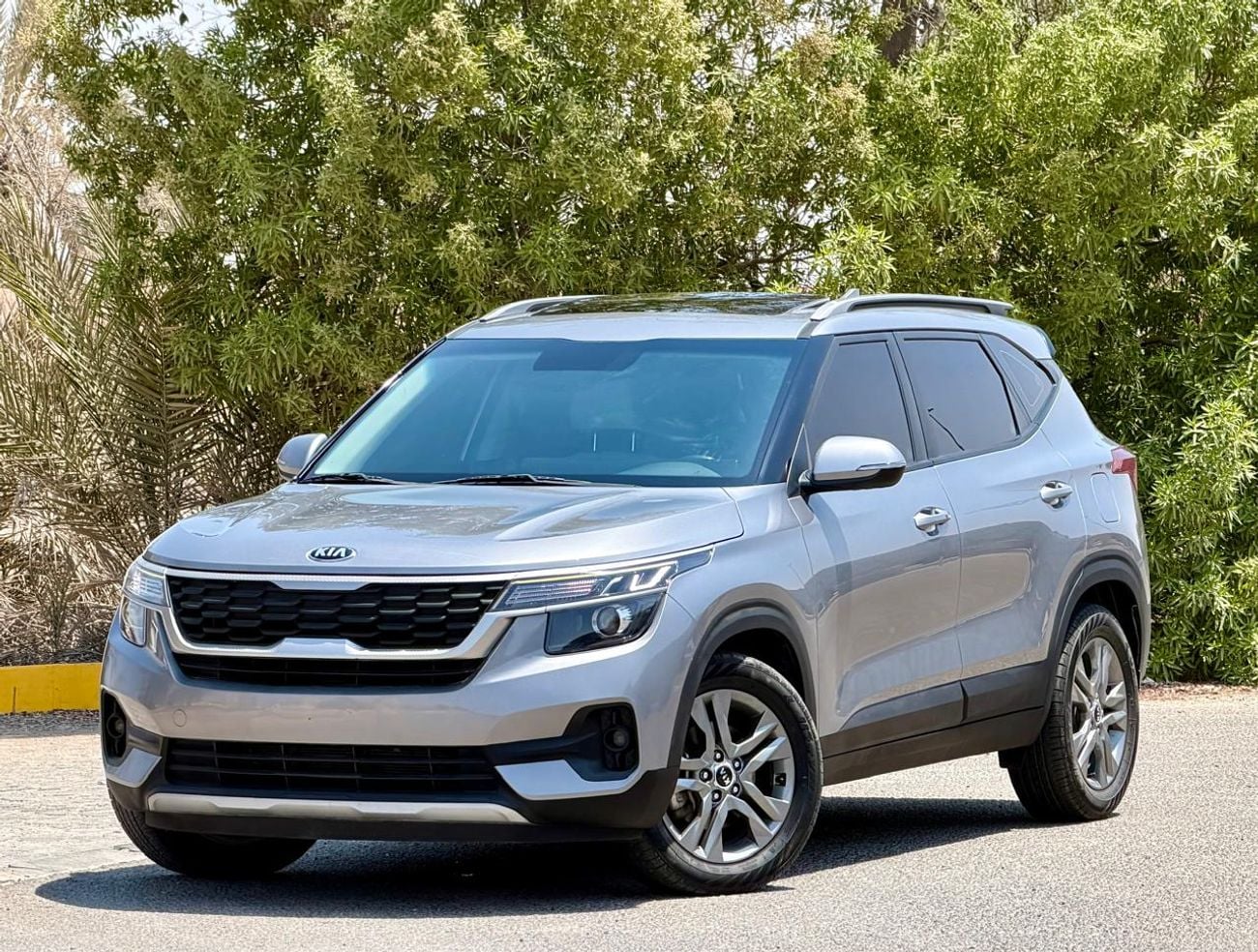 كيا سيلتوس LX 740-Monthly l GCC l Sunroof, Full Option I Accident Free