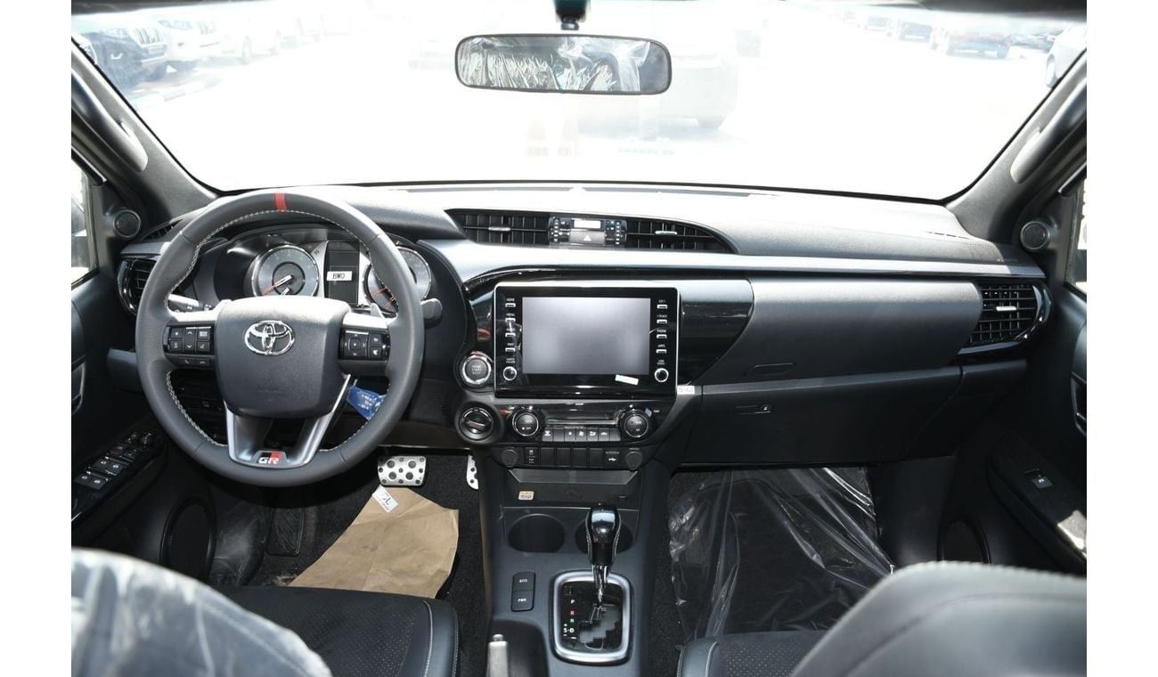 تويوتا هيلوكس GR Sport with Wireless Charger