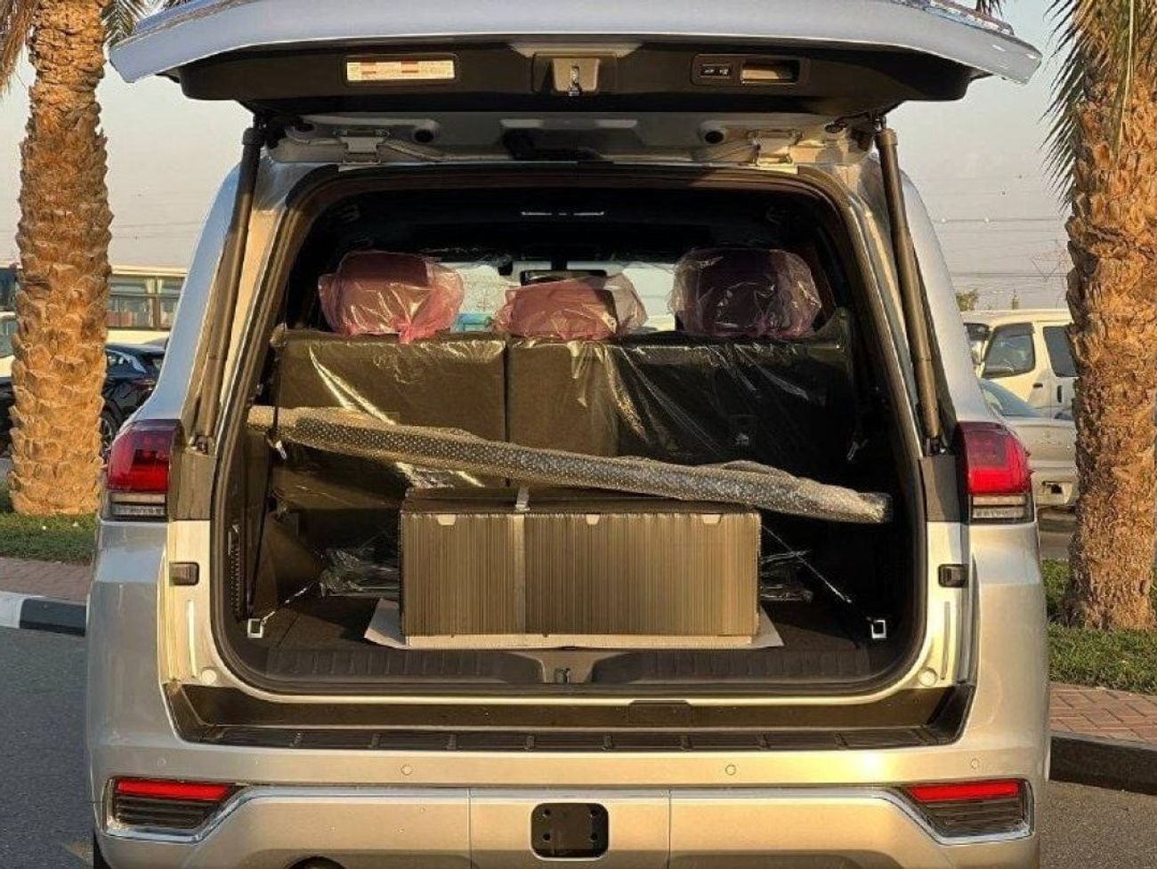 Toyota Land Cruiser VXR (RHD) 3.5L PTR A/T // 2023 // FULL OPTION WITH 360 CAMERA , MEMORY & LEATHER SEATS , RIGHT HAND