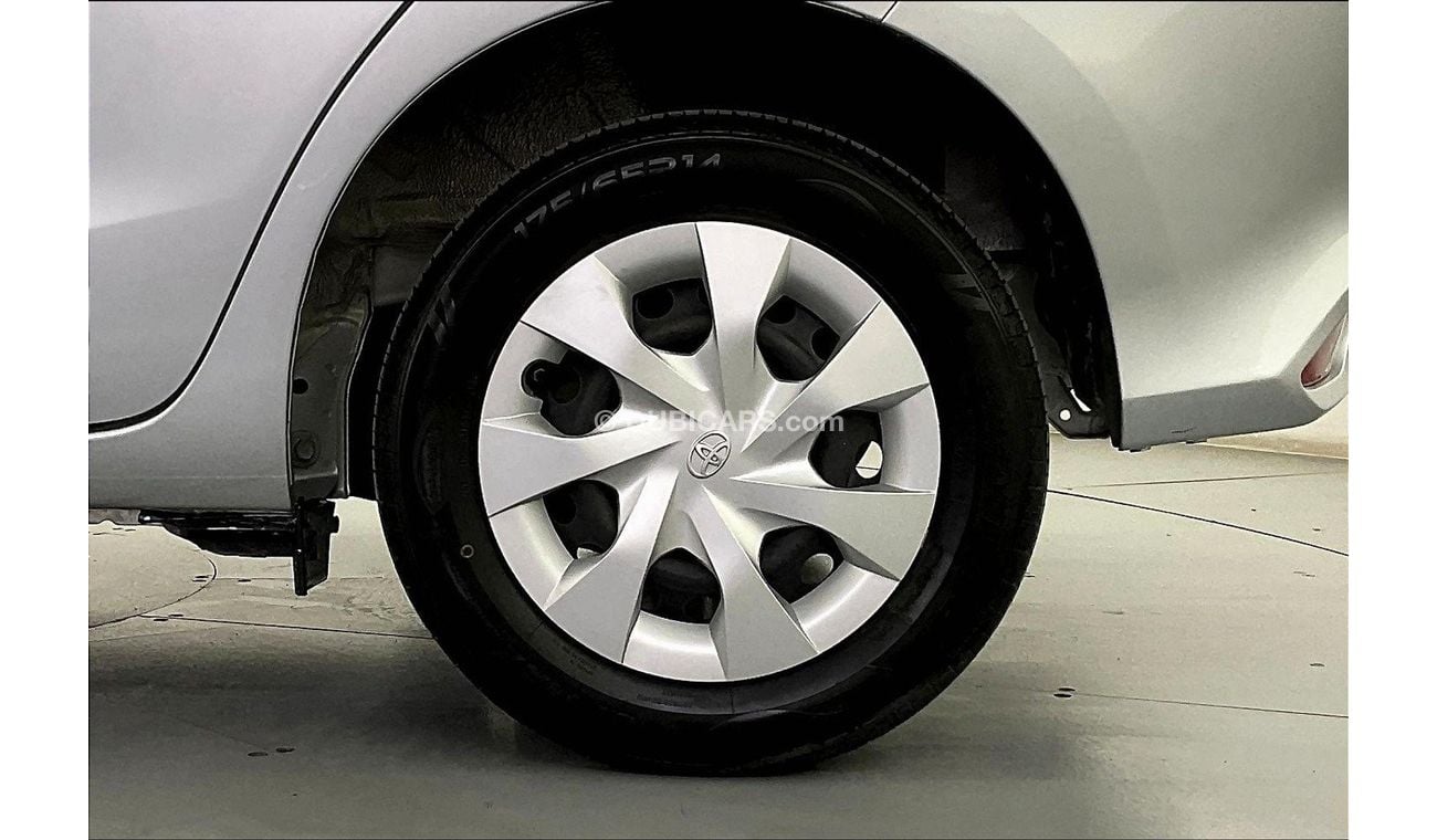 Toyota Yaris SE / E