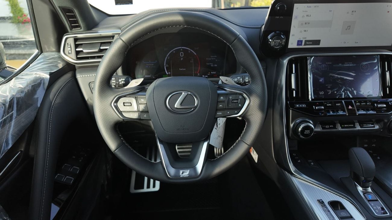 لكزس LX 700h F Sport