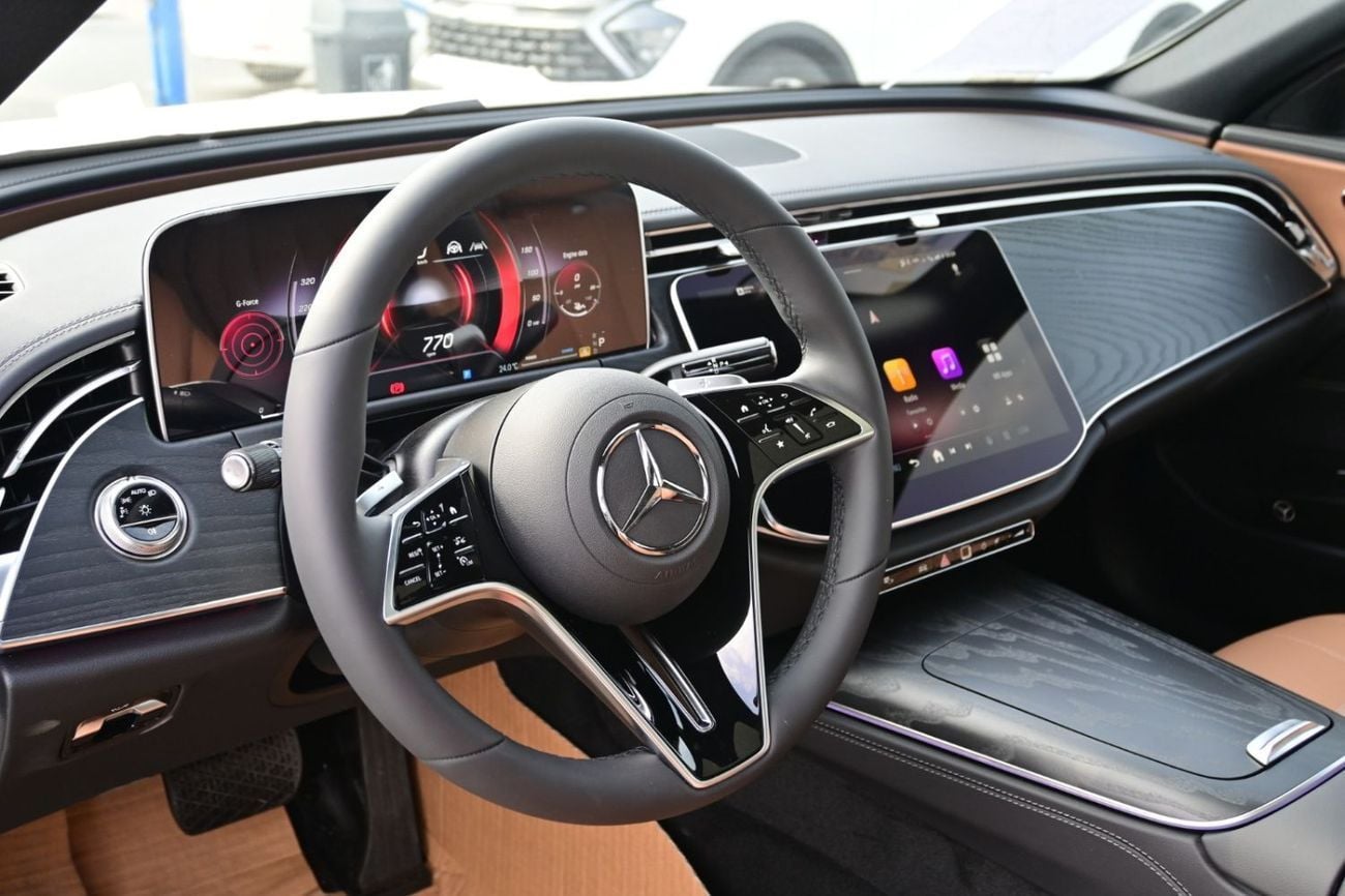 Mercedes-Benz E200 Mercedes-Benz E200 2.0L Turbo + Mild Hybrid Color Black Model2026