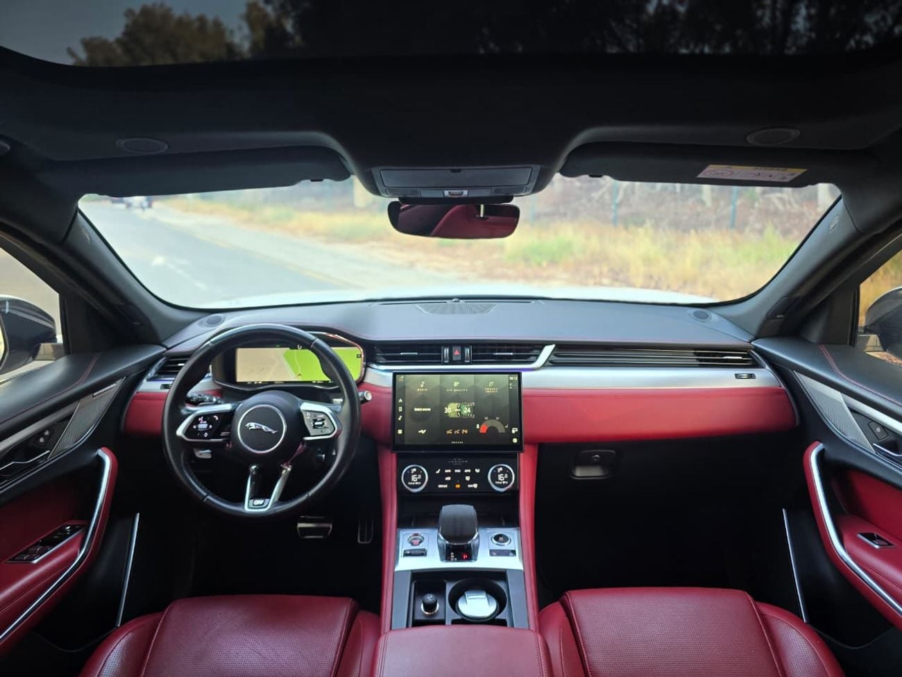 Jaguar F-PACE R-DYNAMIC SE P250 JAGUAR F-PACE R-DYNAMIC 2023 GCC // AWD // ORIGINAL PAINT // FULL CAR PPF // ACCID