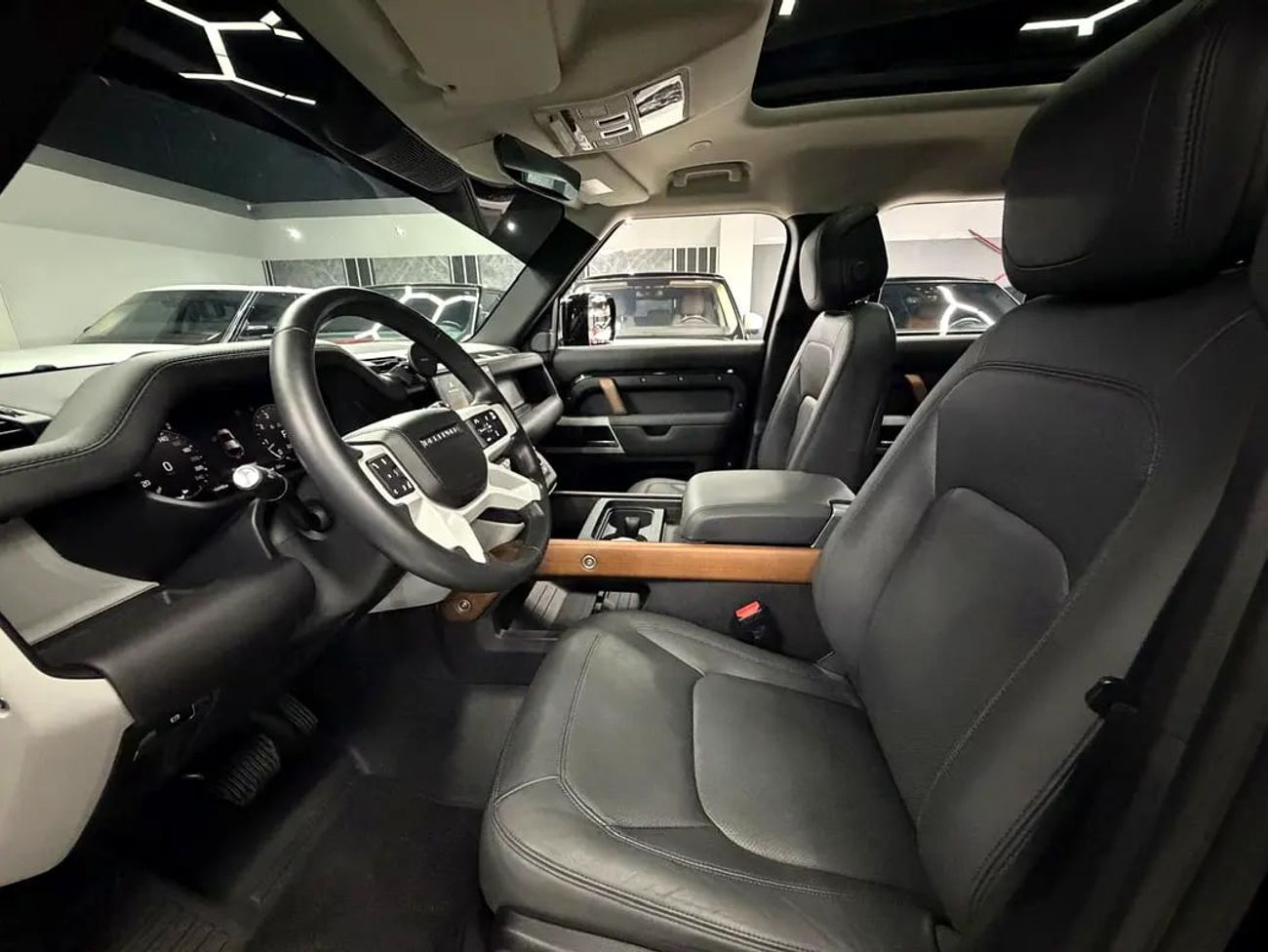 Land Rover Defender 110 HSE (P400) Black Edition | LR Warranty/Service | Full PPF | P400 HSE