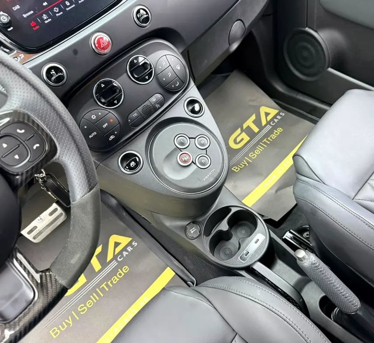أبارث 695 كومبيتيتسيونه Fiat , 7 Years Warranty, Full Service History, Fully Loaded, GCC