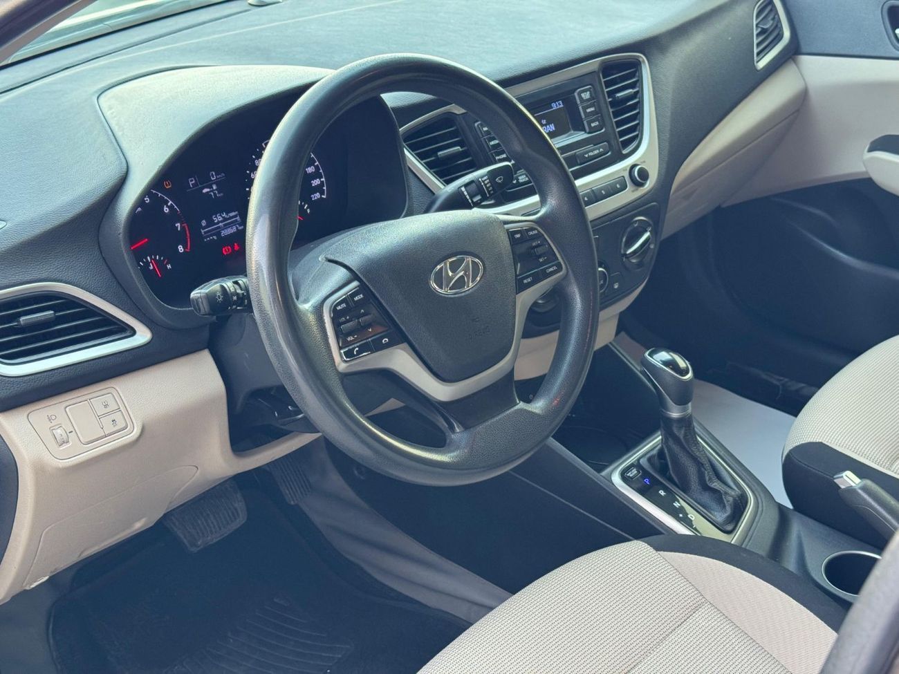 هيونداي أكسنت GL 1.6L (123 HP) GL 1.6L V4 / REAR SENSORS / REAR AC / IN PERFECT CONDITION / ECO CAR