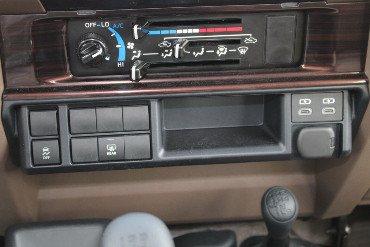 Toyota Land Cruiser 70 TOYOTA LANDCRUISER 76 2.8L V6 DIESEL GRADE E MANUAL