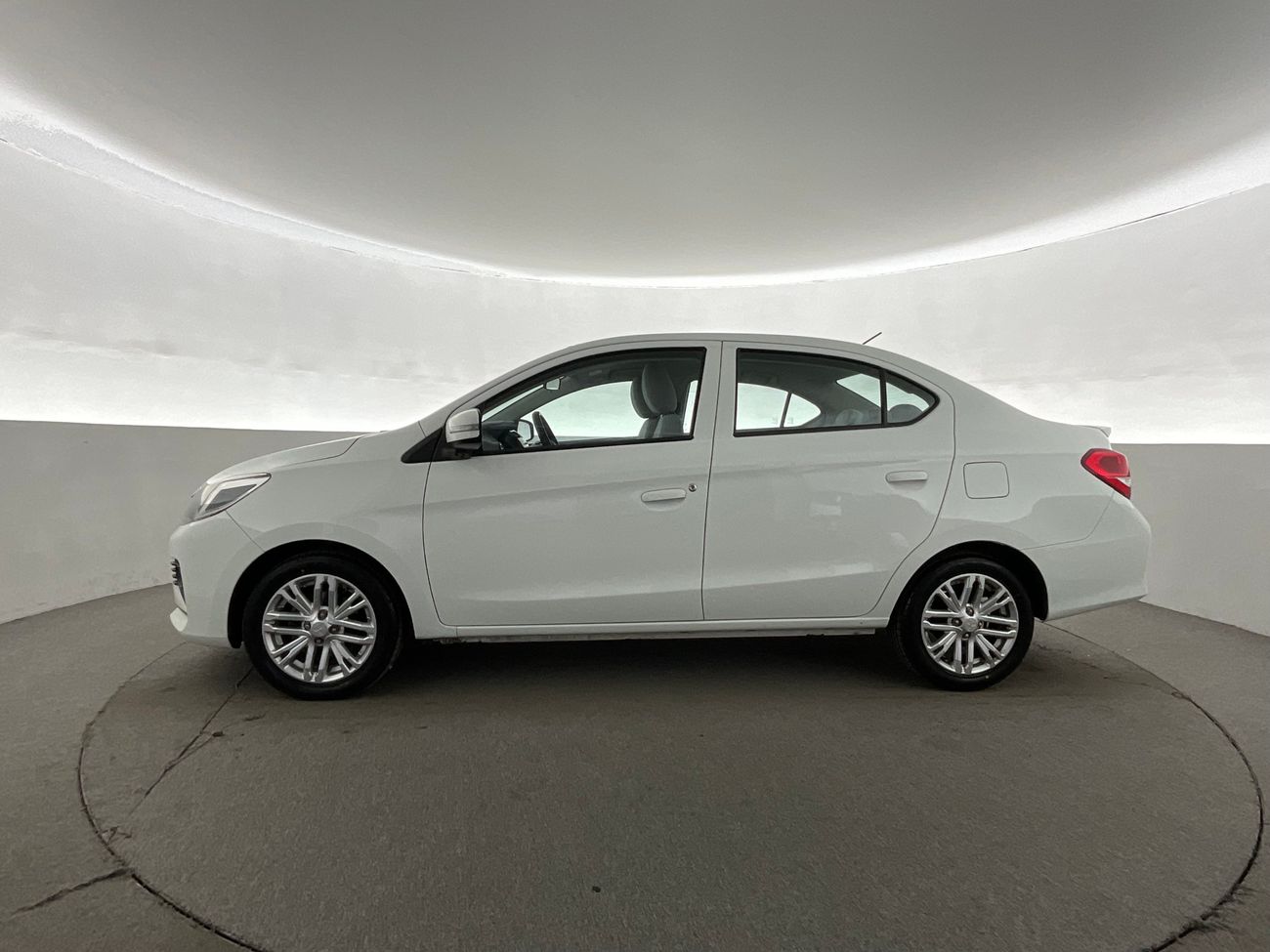 ميتسوبيشي اتراج GLX Full | شامل الضمان | 0 ﺪﻔﻋﺓ ﺃﻮﻟﻯ