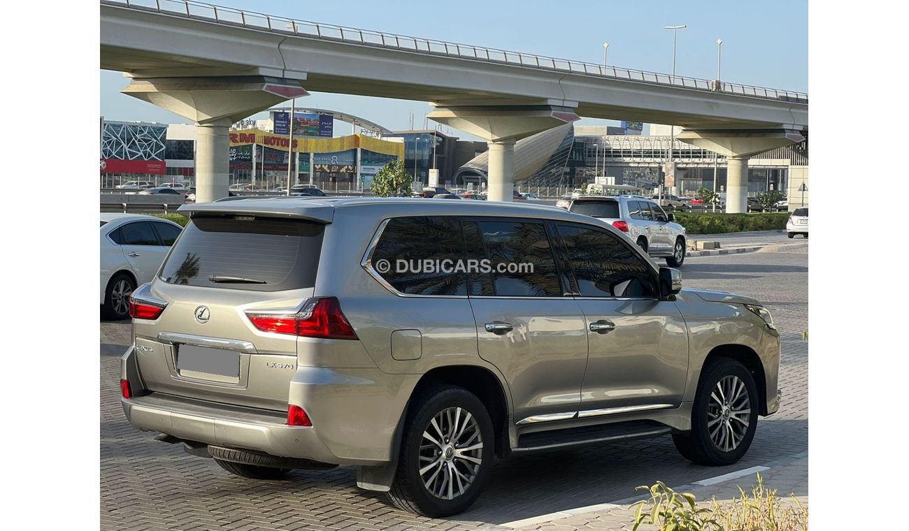 Lexus LX 570 || FSH || Warranty til 2024 || Original Paint || GCC || Pristine Condition