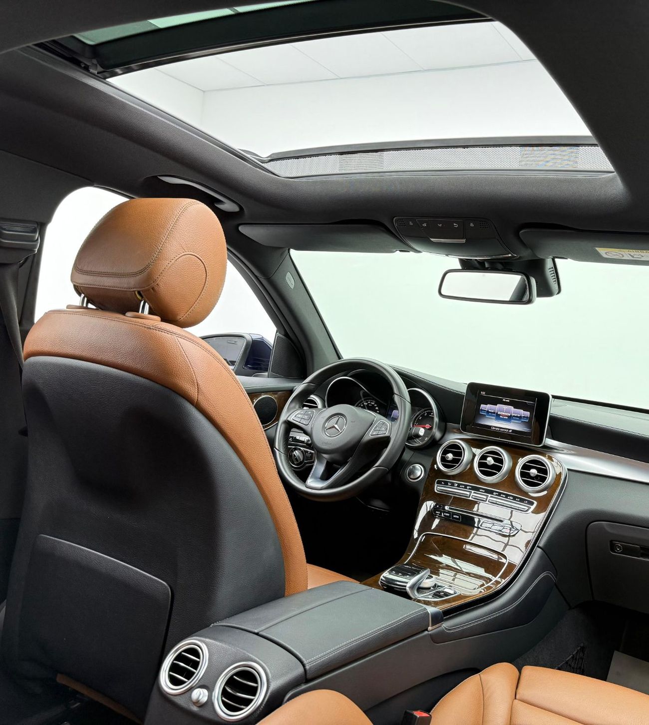 مرسيدس بنز GLC 250 4MATIC 2.0L 2017 Mercedes-Benz GLC 250 4MATIC, Agency Full Service History, GCC