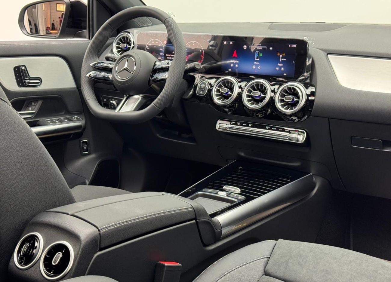 مرسيدس بنز GLA 200 2026 Mercedes-Benz GLA 200 AMG Night Package, 2030 Mercedes Warranty, GCC