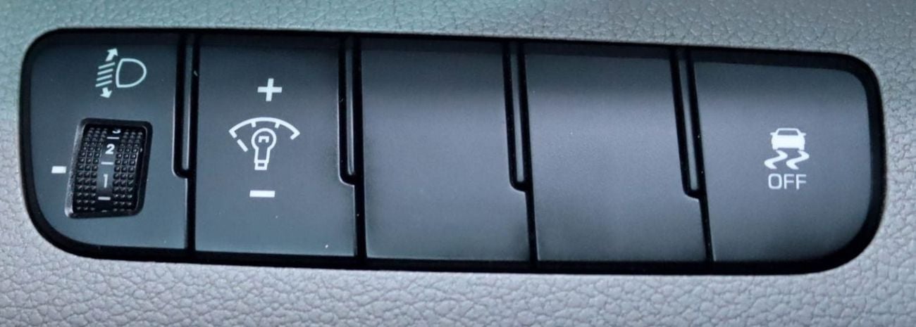 Hyundai Elantra GL 1.6L Hyundai Elantra 1.6L 2019  GCC accident-free in excellent condition 863 P.M